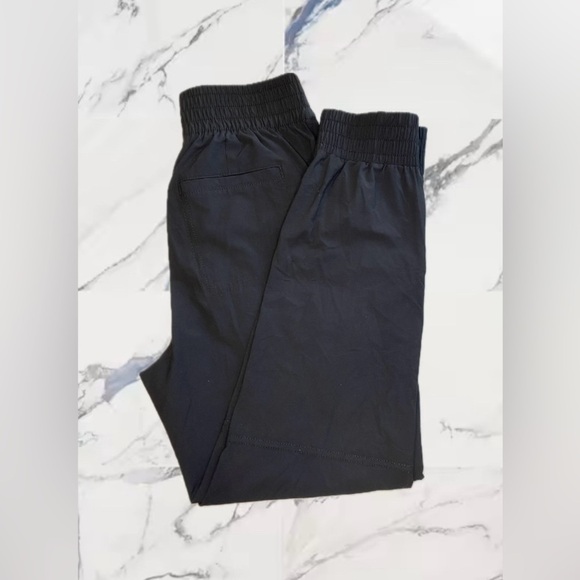 NWOT HIGH RISE JOGGERS XS BLACK - Picture 1 of 3